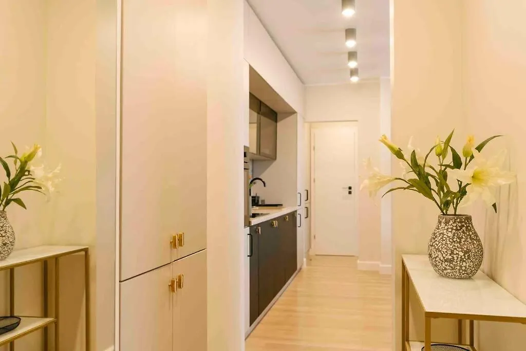 Sunny 2Br Flat-Top Location-Amazing Views Bükreş
