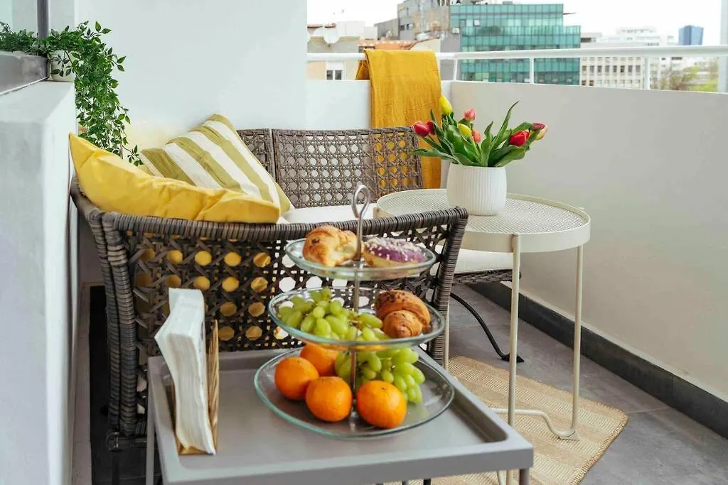 Sunny 2Br Flat-Top Location-Amazing Views Bükreş