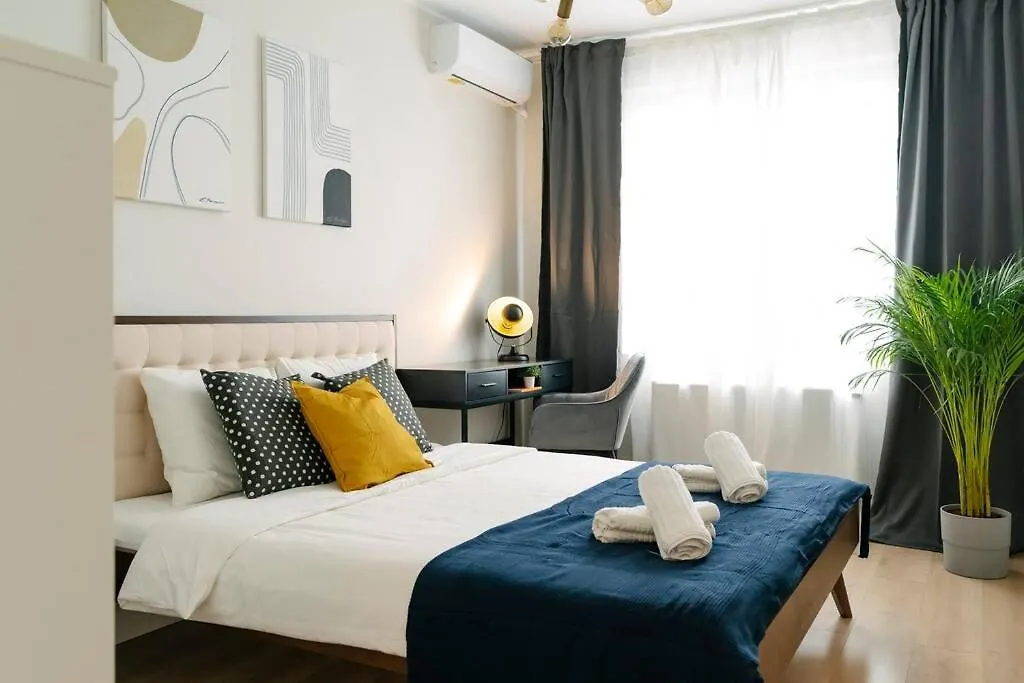 Daire Sunny 2Br Flat-Top Location-Amazing Views Bükreş