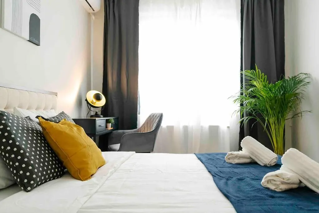 Sunny 2Br Flat-Top Location-Amazing Views Bükreş Daire