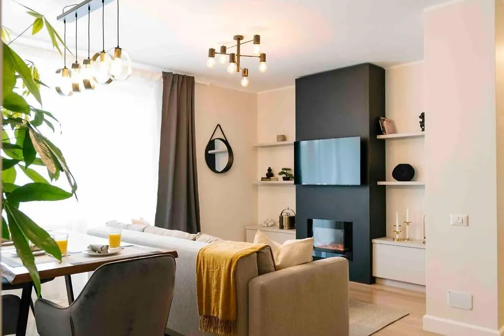 Sunny 2Br Flat-Top Location-Amazing Views Bükreş Daire