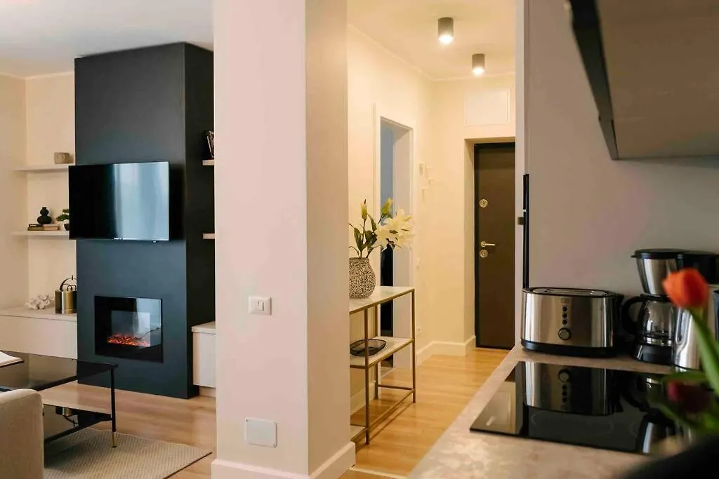 Sunny 2Br Flat-Top Location-Amazing Views Bükreş Romanya