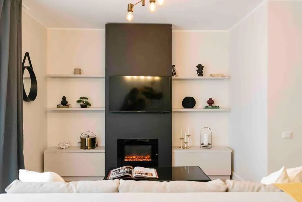 Daire Sunny 2Br Flat-Top Location-Amazing Views Bükreş Romanya