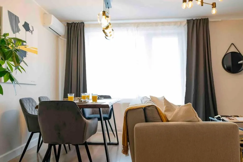 Appartement Sunny 2Br Flat-Top Location-Amazing Views Boekarest Roemenië